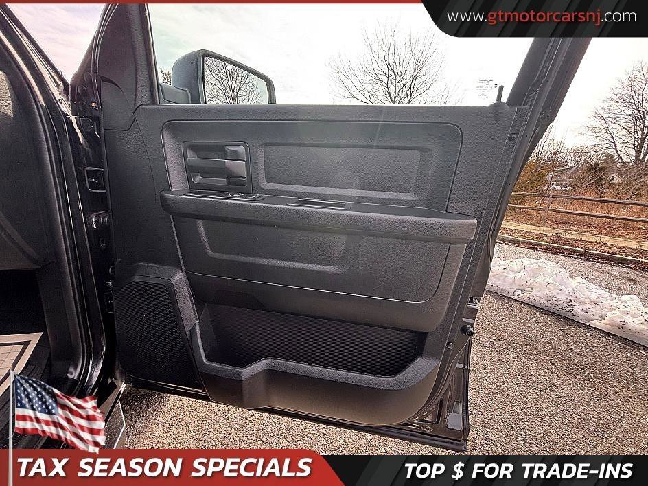 Used 2017 RAM 1500 Express w/ Black Ram 1500 Express Group AWD/4WD image 22