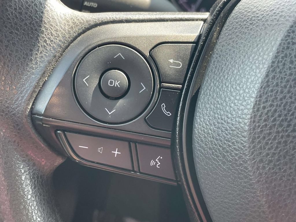 Used 2024 Toyota RAV4 XLE FWD image 22