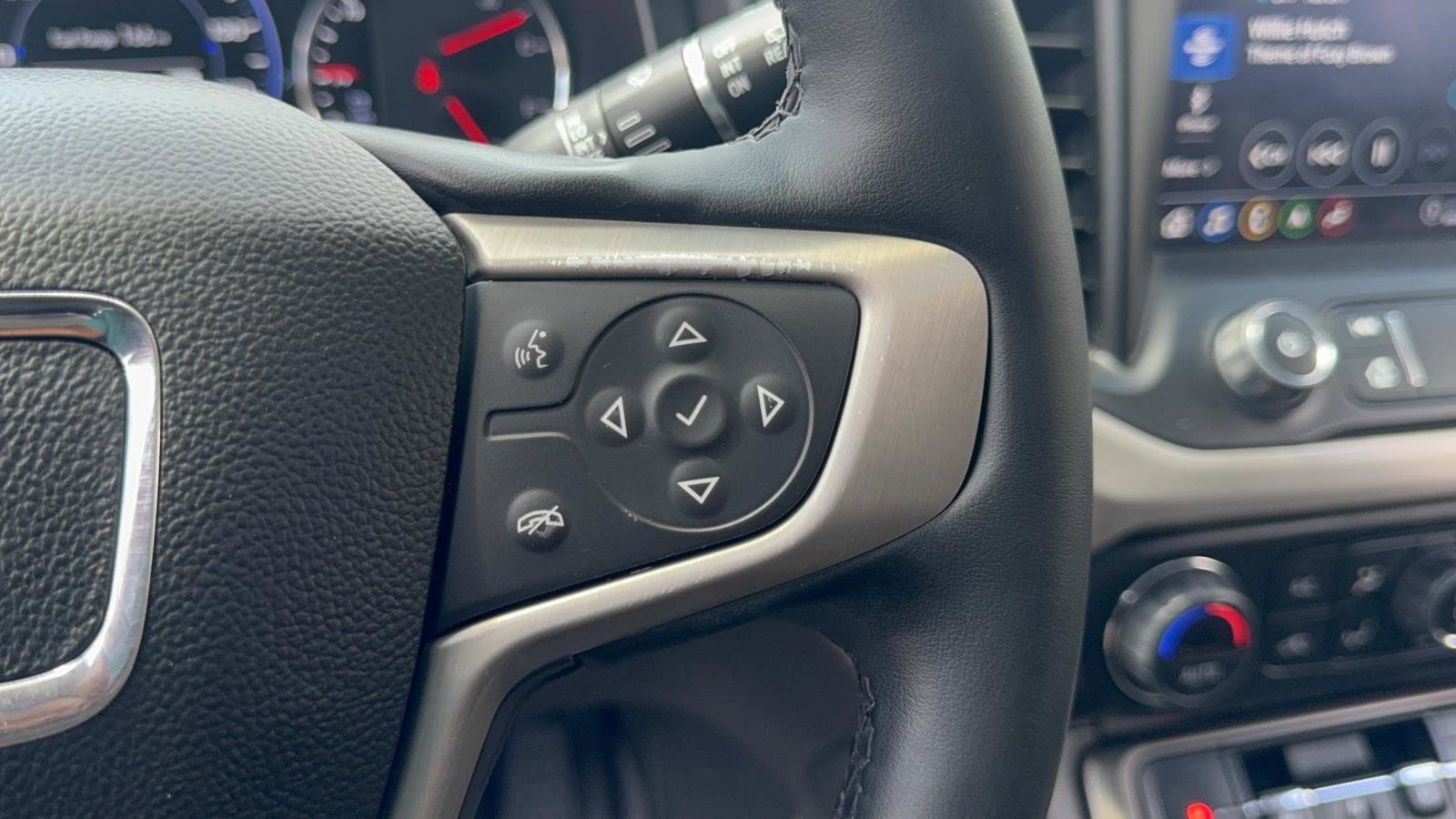 Used 2023 GMC Acadia Denali w/ Denali Technology Package image 18