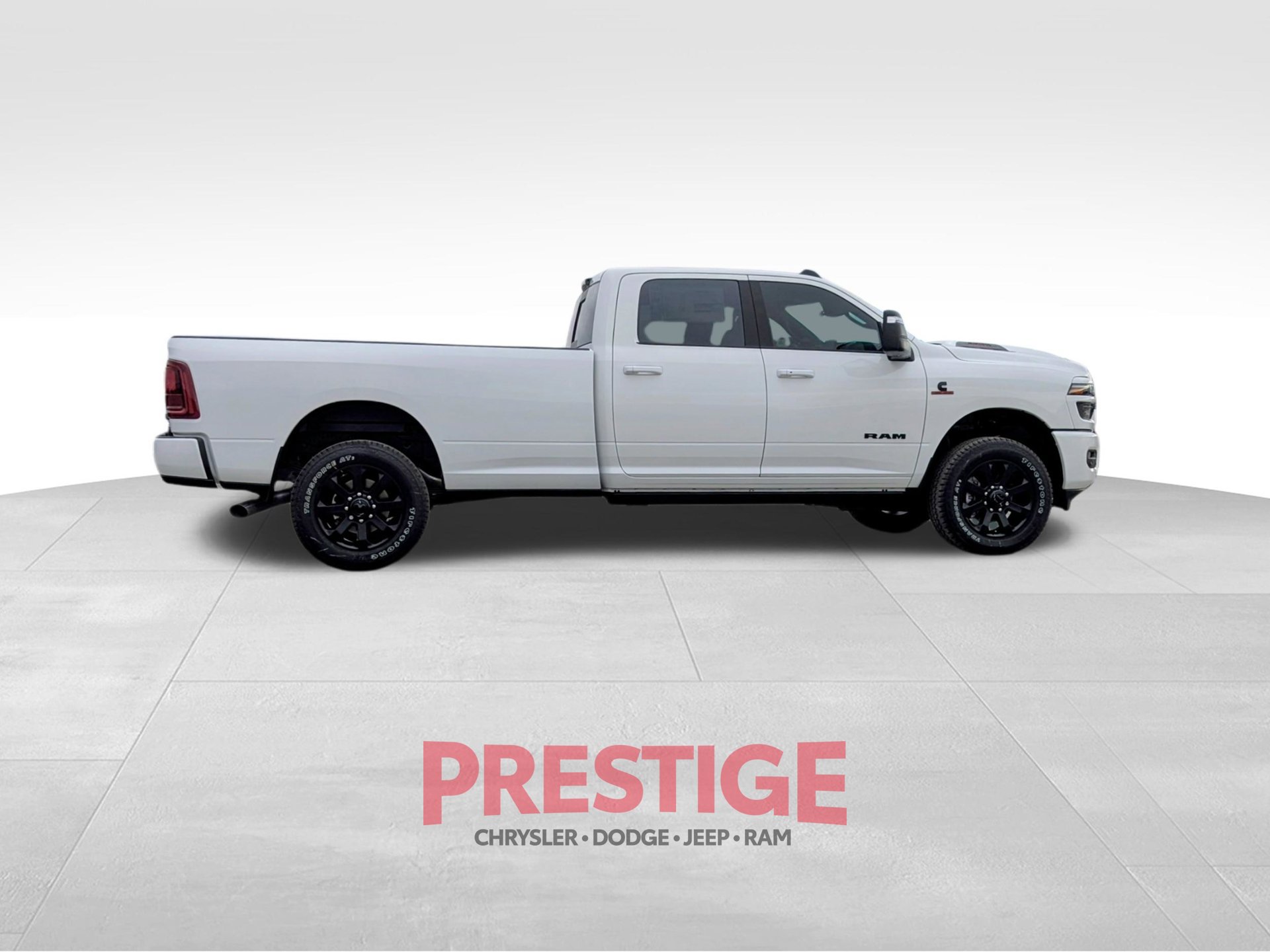 New 2026 RAM 3500 Laramie AWD/4WD image 4