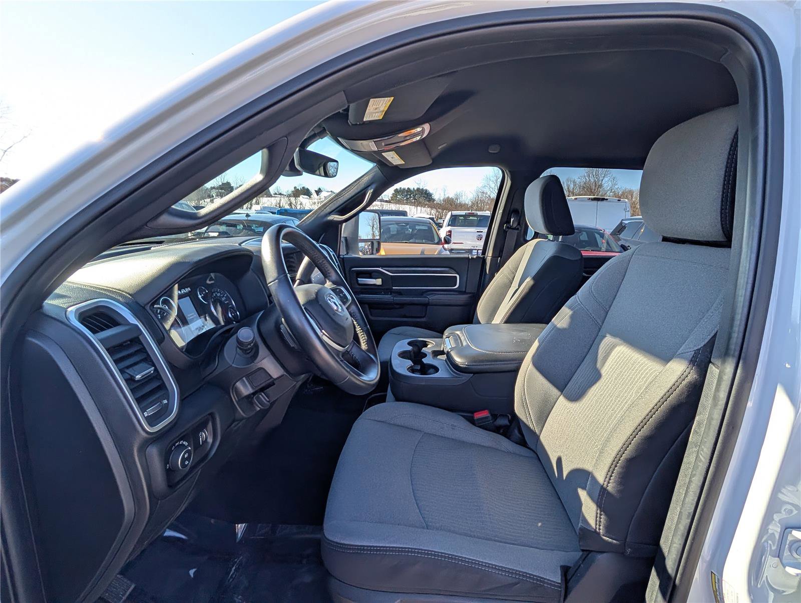 Used 2024 RAM 3500 Big Horn image 16