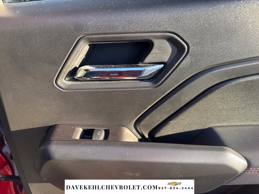 Used 2025 Chevrolet Colorado Z71 w/ Technology Package AWD/4WD image 25