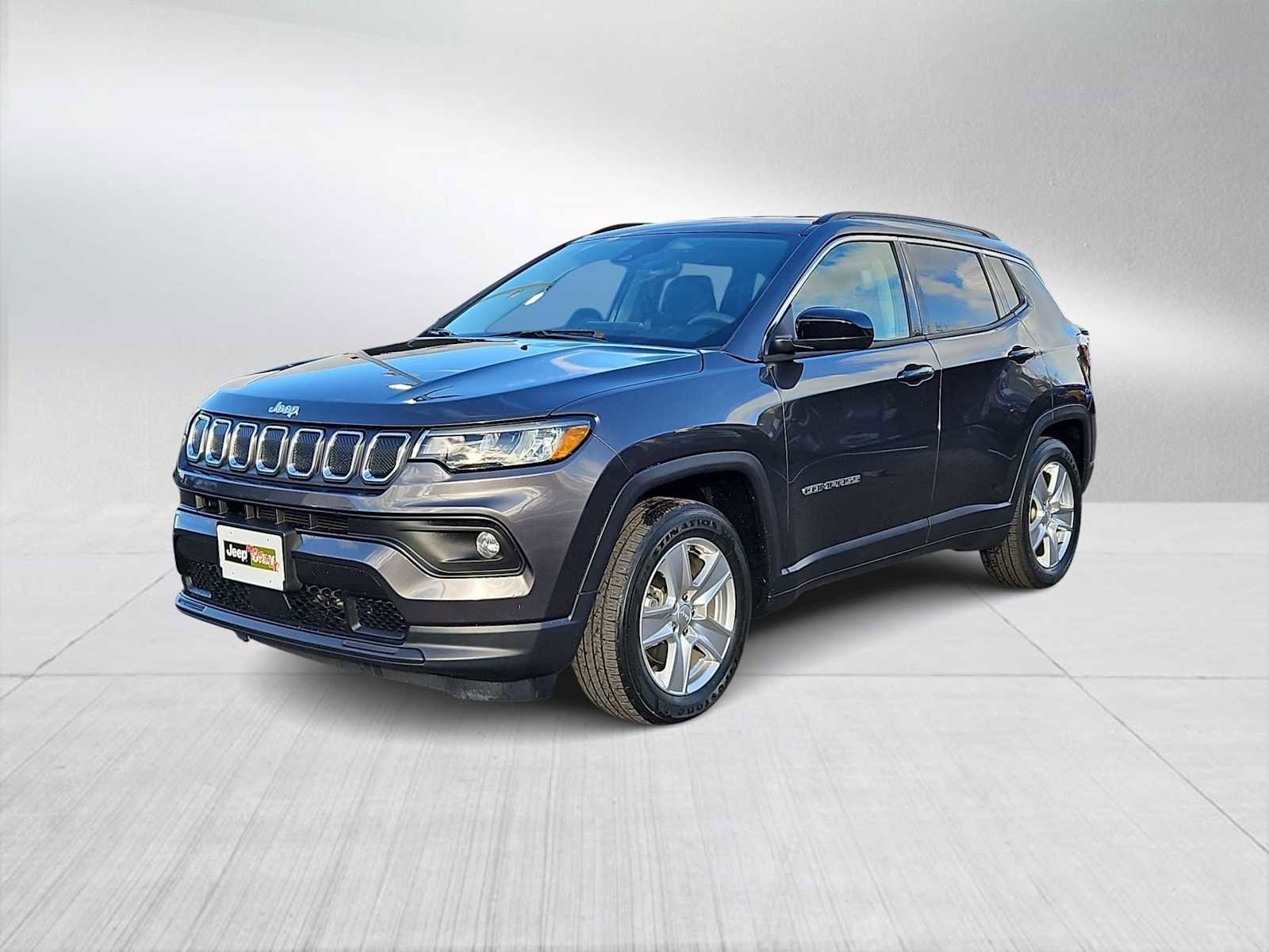 Used 2022 Jeep Compass Latitude image 4