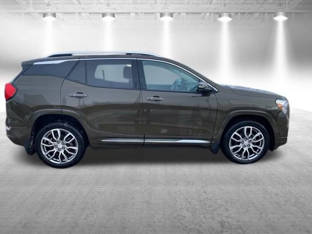 Used 2023 GMC Terrain Denali image 6