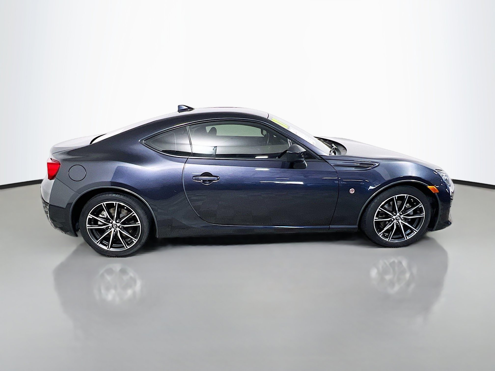 Used 2017 Toyota 86 RWD image 3