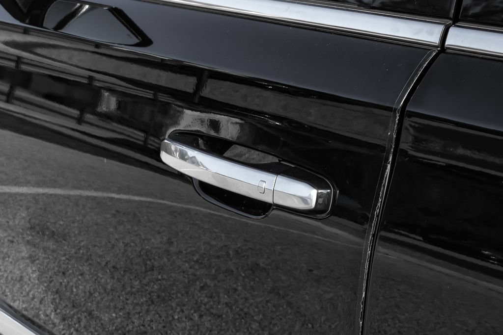 Used 2018 Cadillac Escalade Luxury RWD image 39