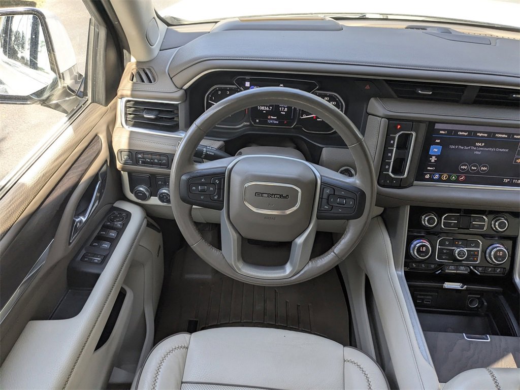 Used 2021 GMC Yukon Denali w/ Denali Premium Package image 16