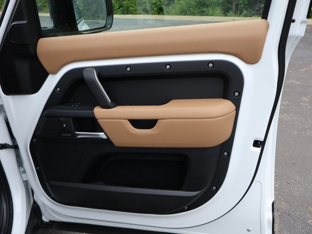 New 2026 Land Rover Defender 110 S AWD/4WD image 11