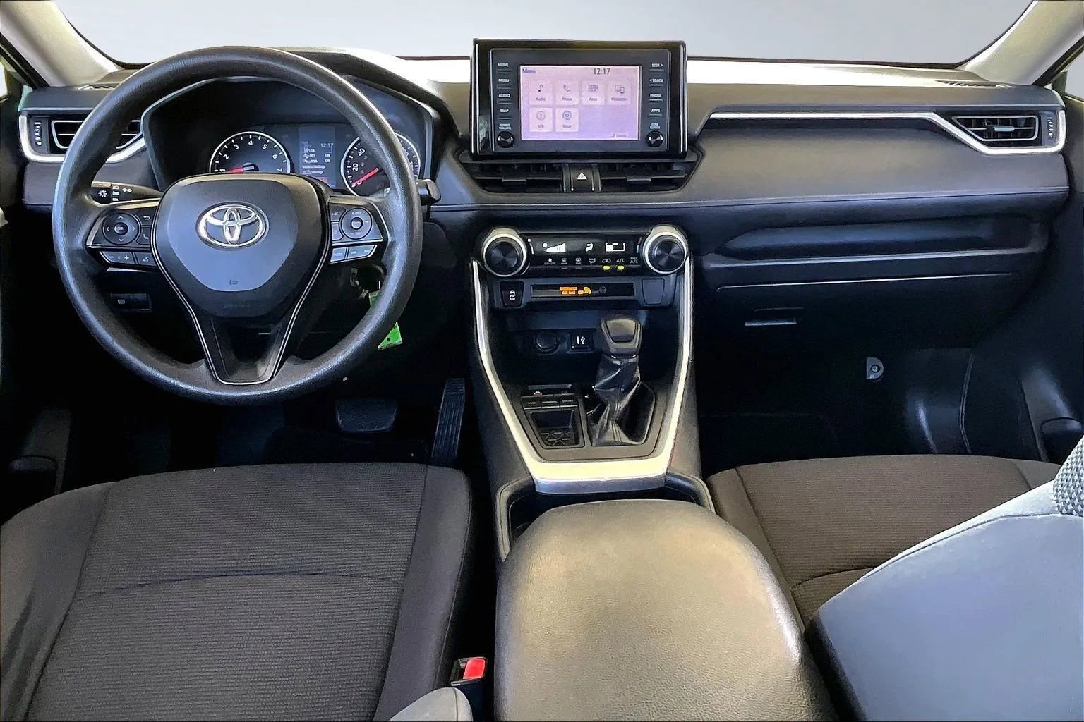 Used 2019 Toyota RAV4 LE image 7