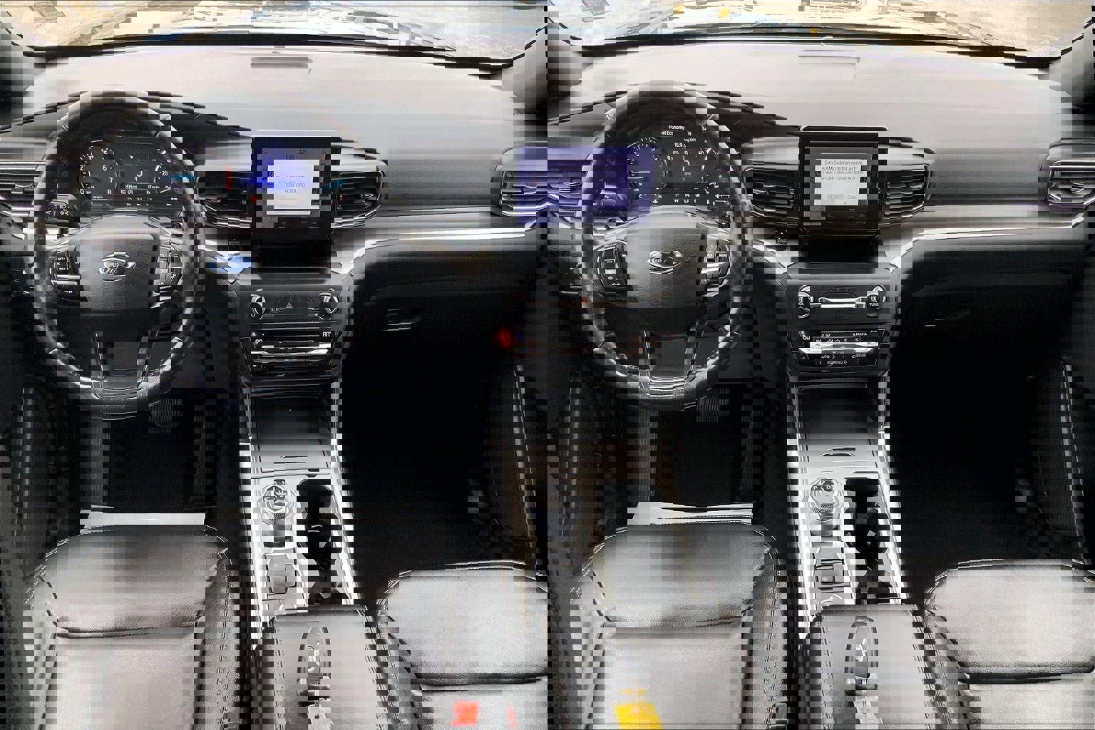 Used 2020 Ford Explorer XLT w/ Equipment Group 202A image 14