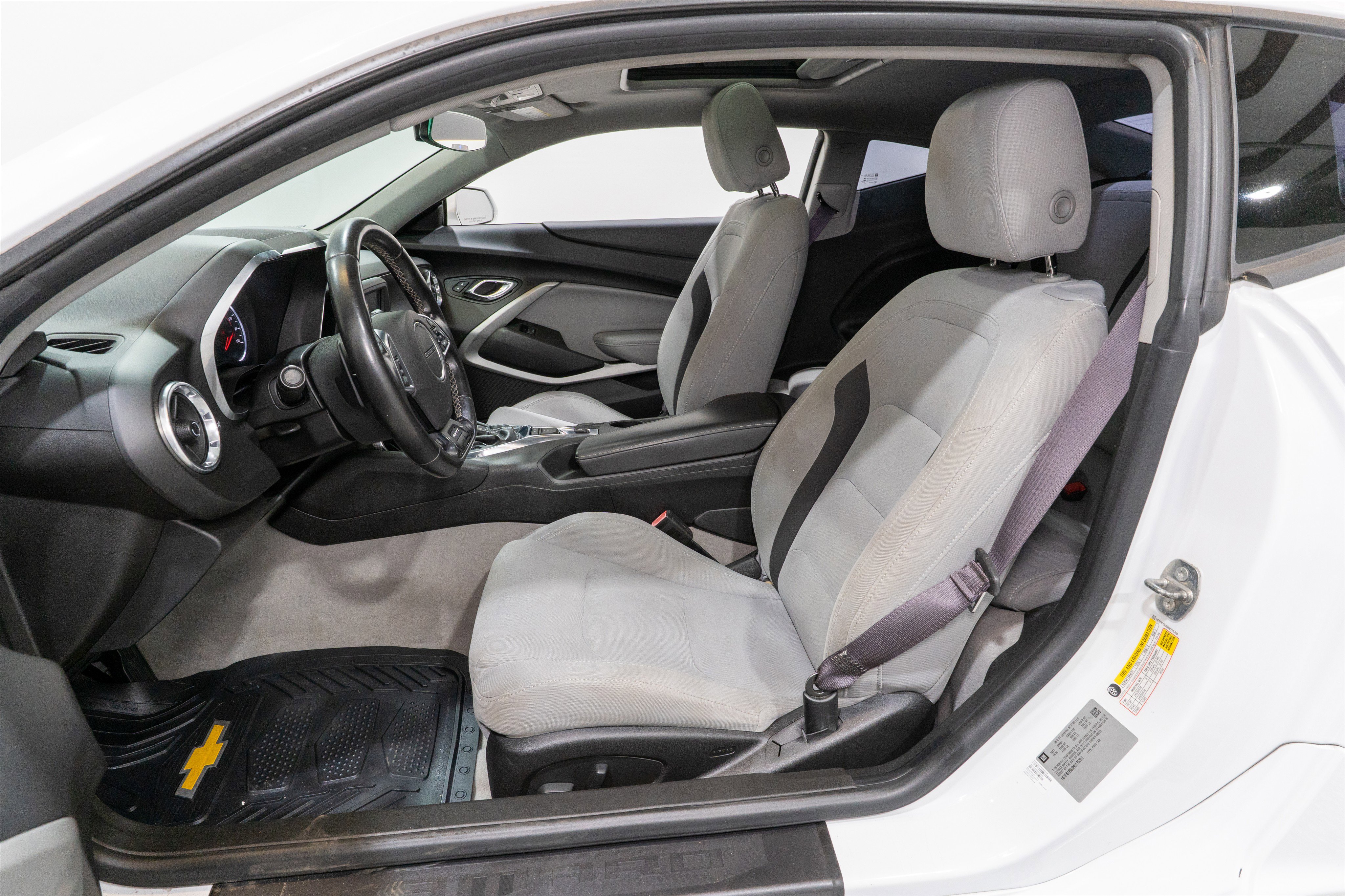 Used 2017 Chevrolet Camaro LT image 14