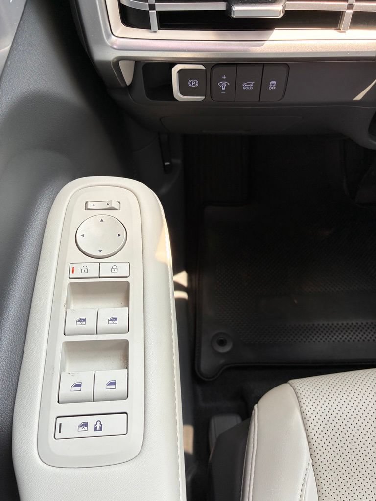 Used 2025 Hyundai Santa Fe SEL AWD/4WD image 27