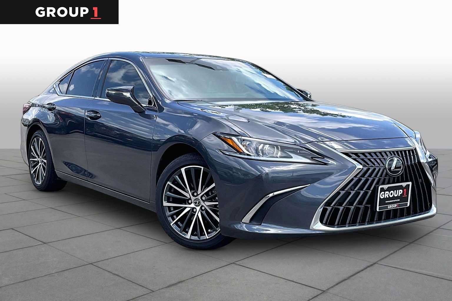 Used 2025 Lexus ES 350 w/ Premium Package FWD image 3