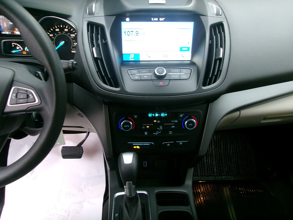 Used 2017 Ford Escape SE w/ Equipment Group 201A AWD/4WD image 16