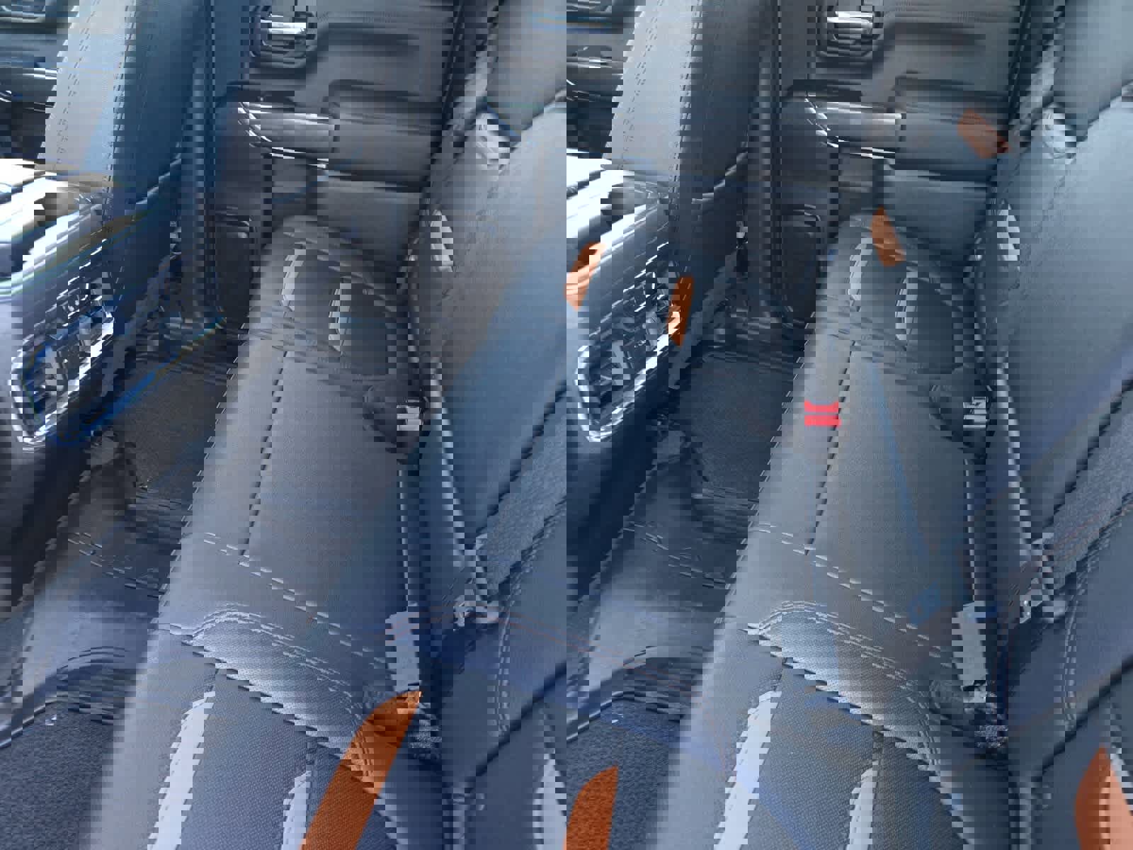 Used 2021 GMC Sierra 3500 AT4 w/ AT4 Preferred Package image 4