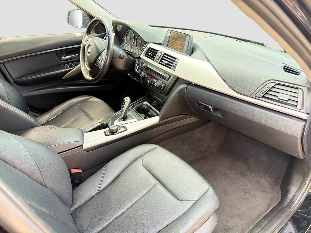 Used 2014 BMW 320i xDrive Sedan image 14