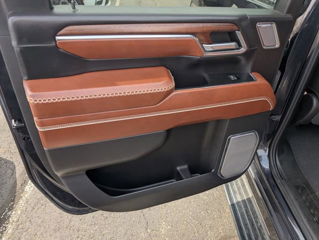 Used 2024 GMC Sierra 2500 Denali Ultimate w/ Max Trailering Package AWD/4WD image 12