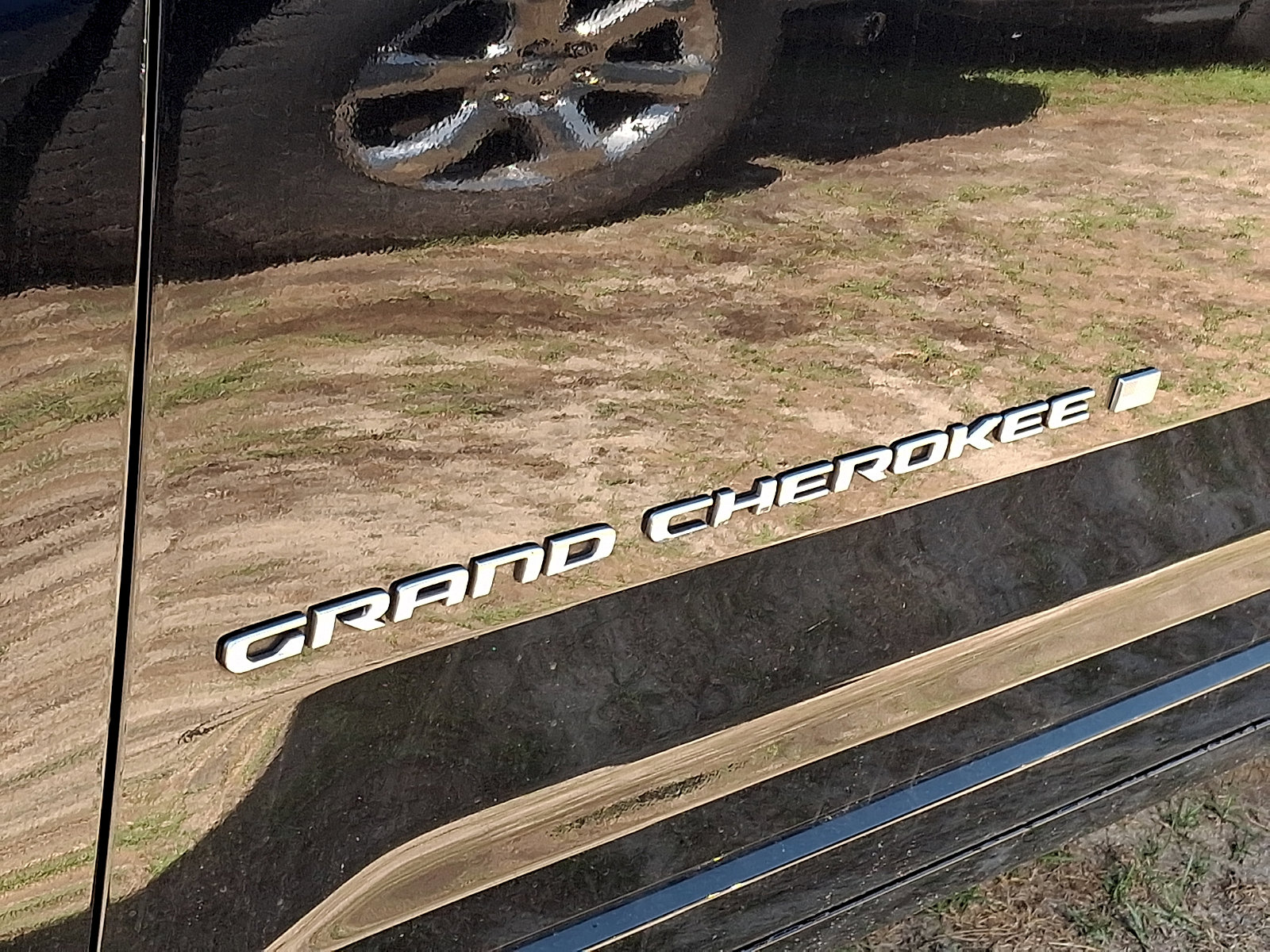 Used 2021 Jeep Grand Cherokee L Overland w/ Luxury Tech Group IV AWD/4WD image 4