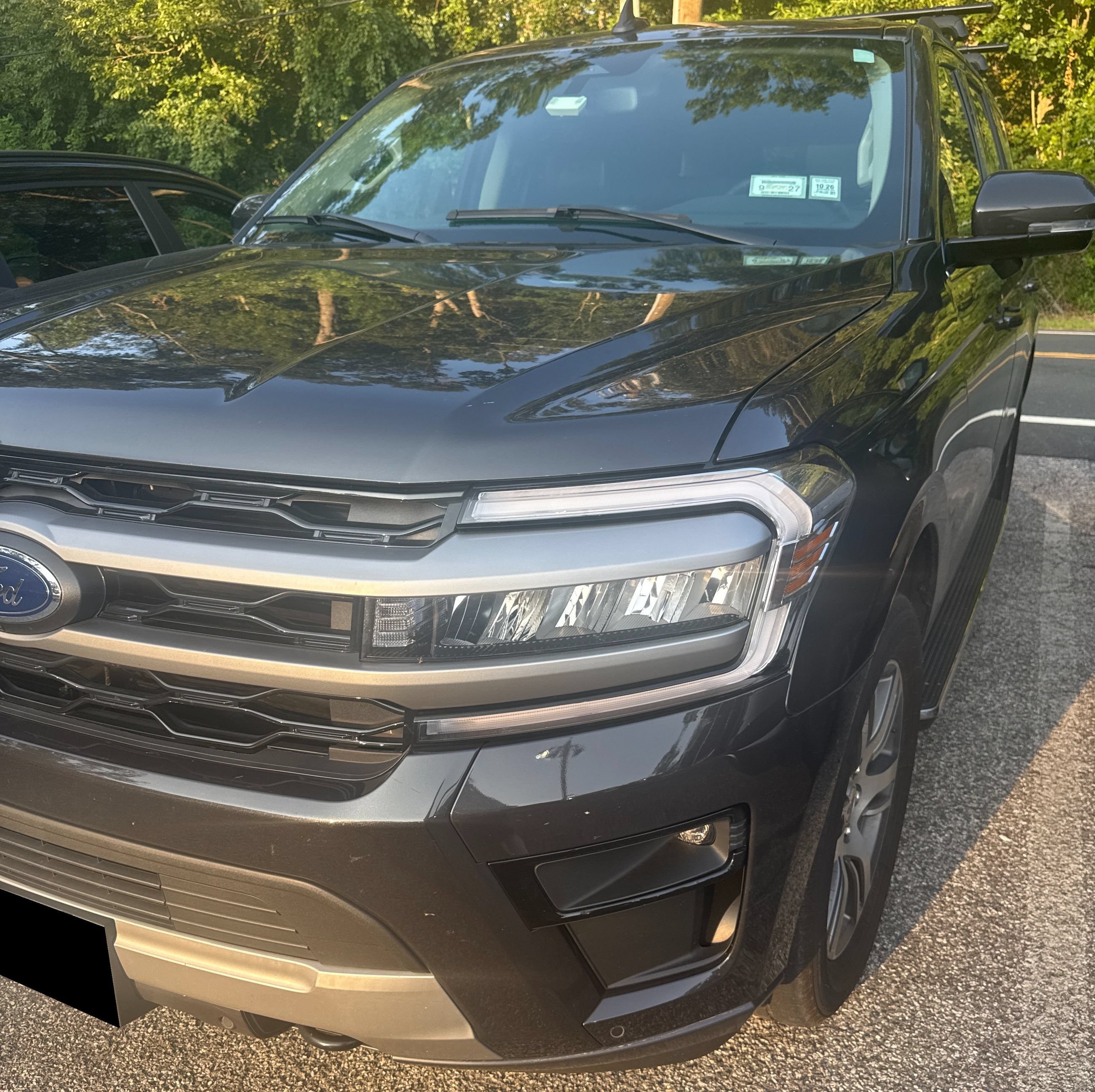 Used 2023 Ford Expedition XLT AWD/4WD image 2