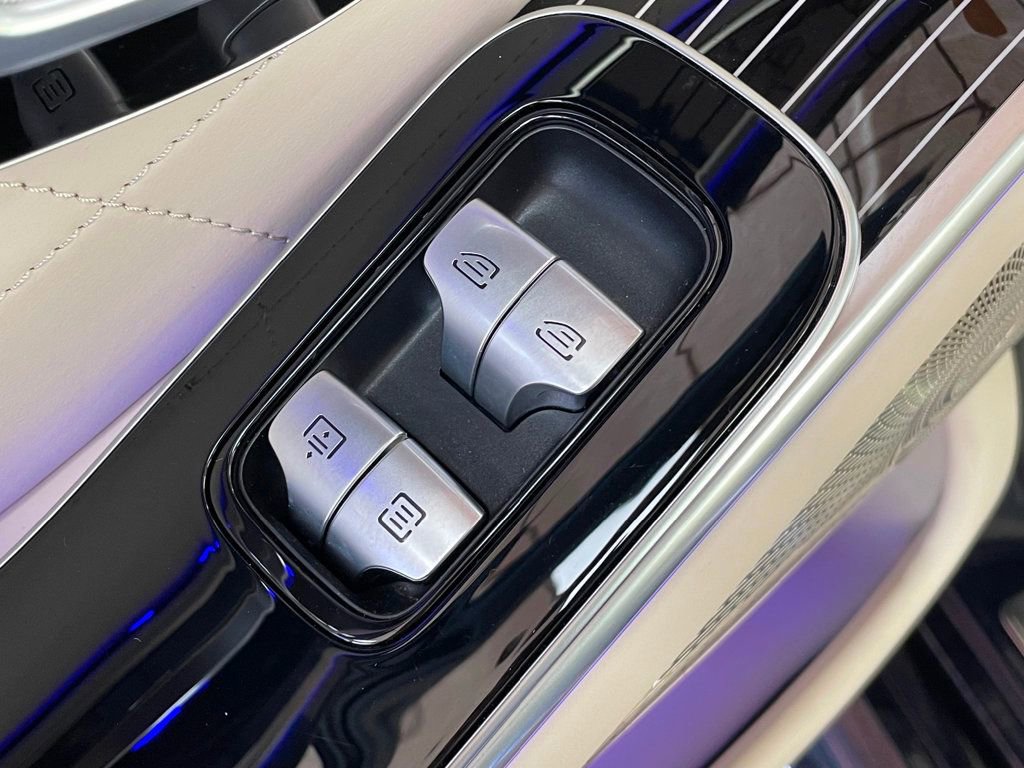 Used 2023 Mercedes-Benz S 580e 4MATIC Sedan w/ AMG Line image 23