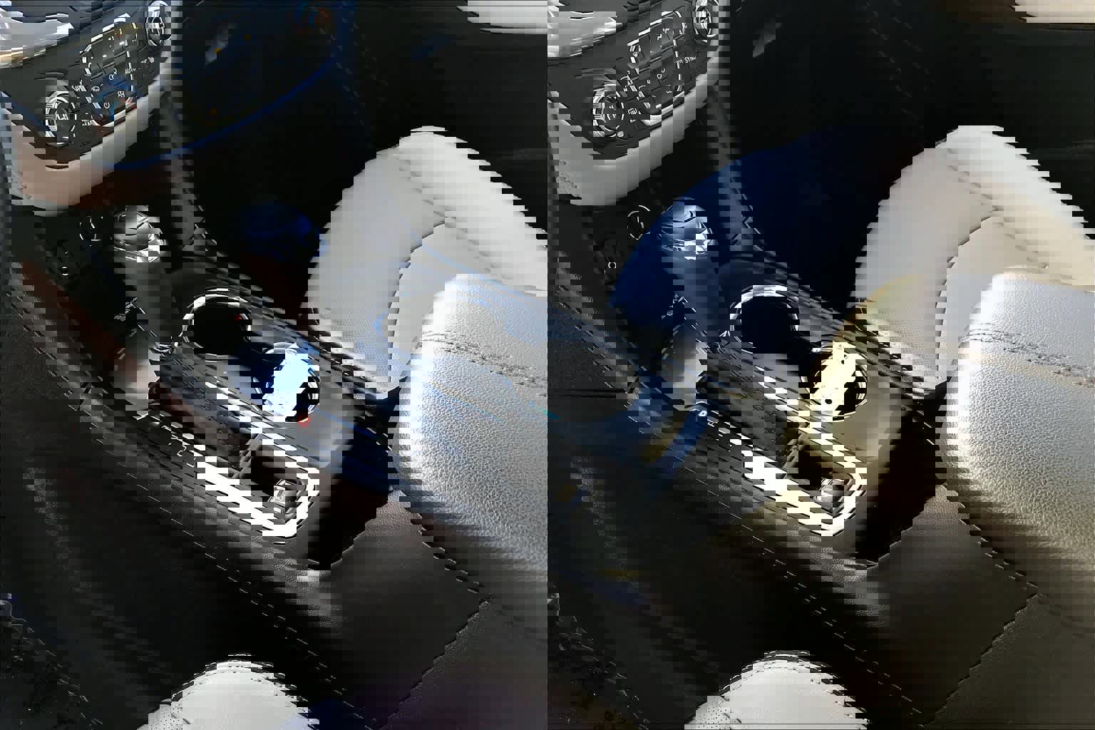 Used 2018 Chevrolet Equinox Premier image 16