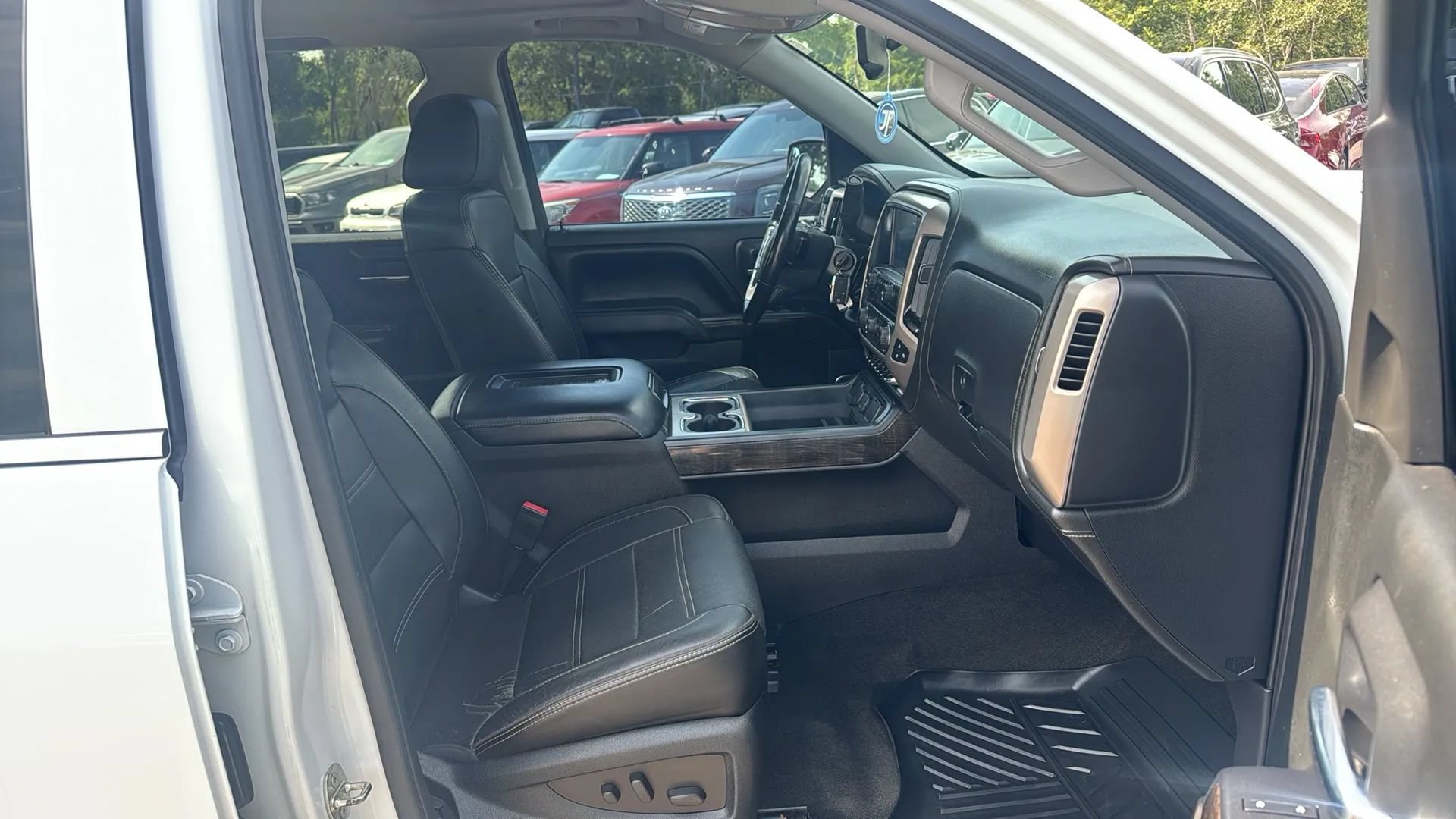 Used 2016 GMC Sierra 1500 Denali AWD/4WD image 30