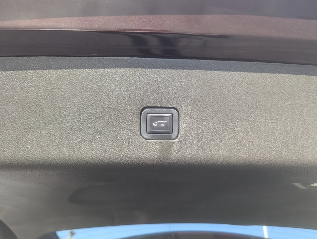 Used 2022 Chevrolet Traverse High Country AWD/4WD image 47