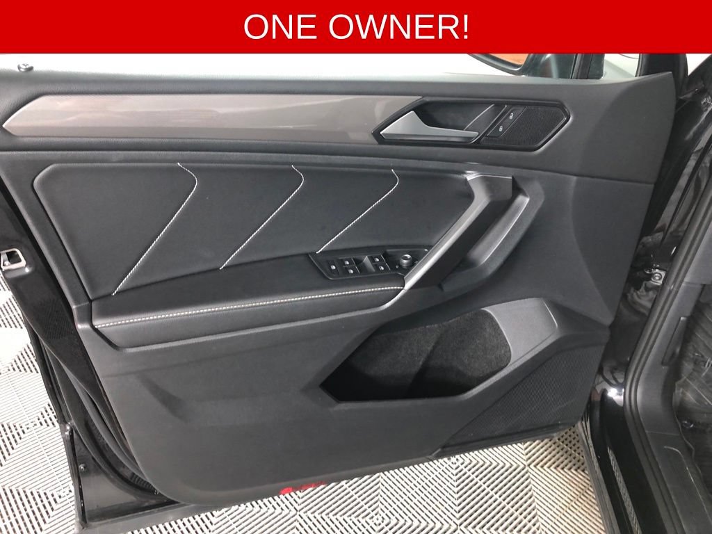 Used 2023 Volkswagen Tiguan SE AWD/4WD image 9