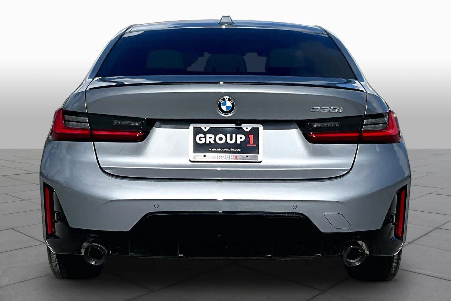 Used 2026 BMW 330i Sedan w/ M Sport Package RWD image 4