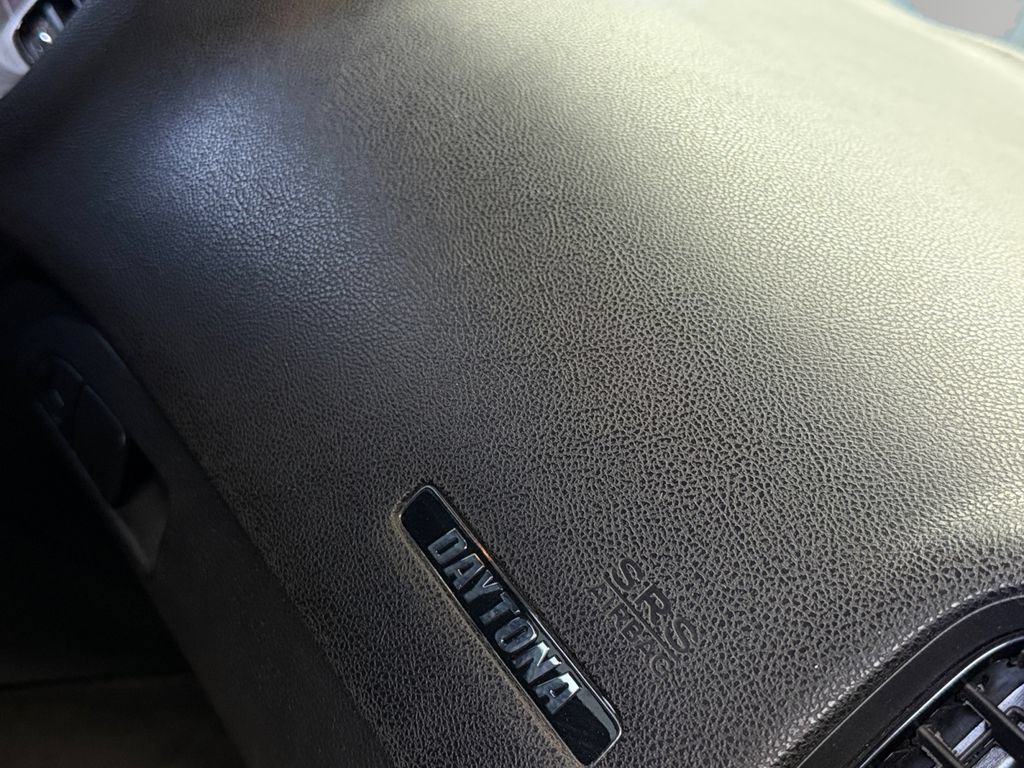 Used 2017 Dodge Charger R/T RWD image 17