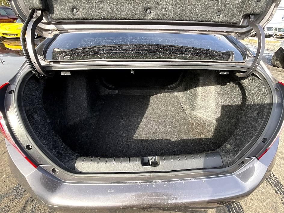 Used 2017 Honda Civic Touring image 7