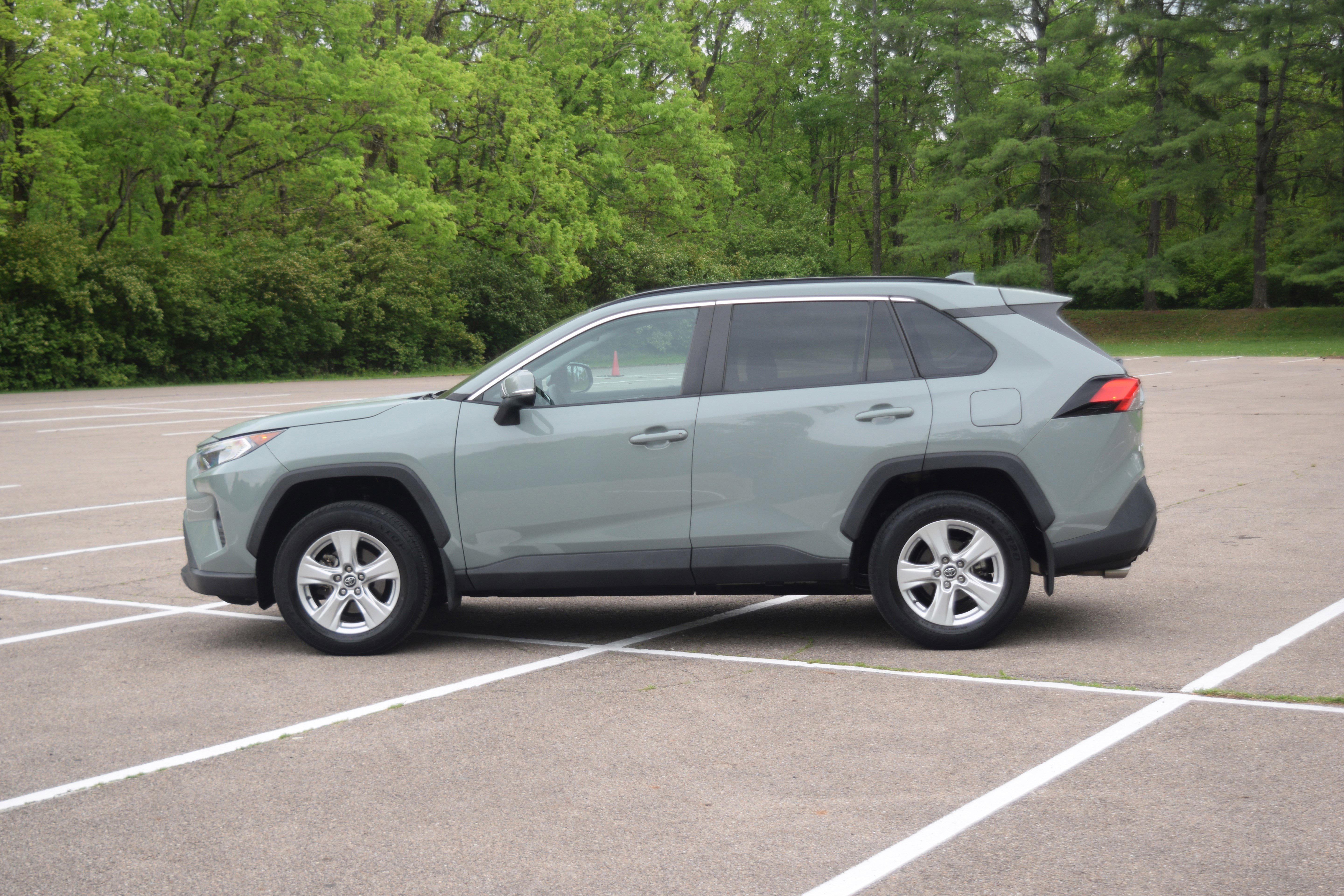 Used 2020 Toyota RAV4 XLE w/ All Weather Liner Package AWD/4WD image 22