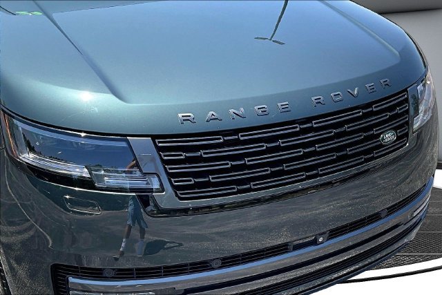 Used 2024 Land Rover Range Rover SE AWD/4WD image 32