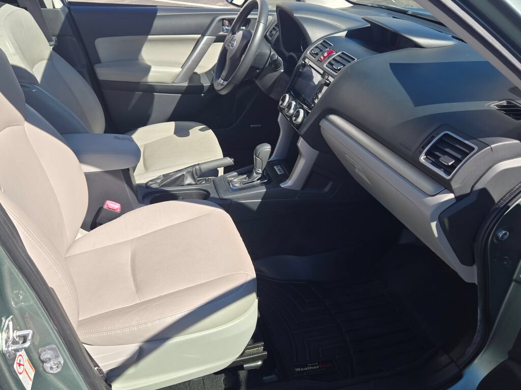 Used 2016 Subaru Forester 2.5i Touring w/ Eyesight & Navigation System AWD/4WD image 4
