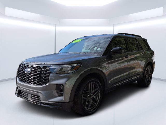 Used 2025 Ford Explorer ST-Line w/ ST-Line Street Pack AWD/4WD image 7