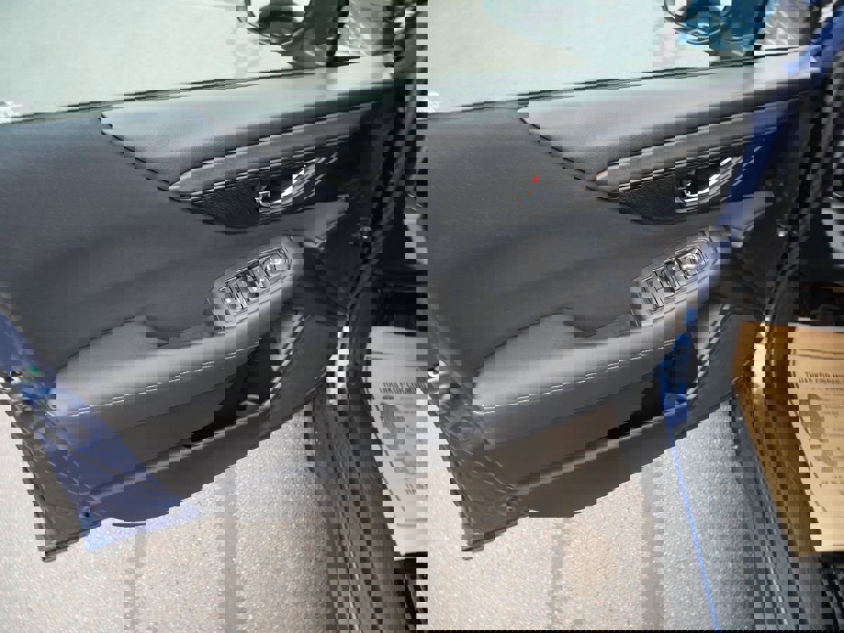 Used 2020 Subaru Outback Premium image 17