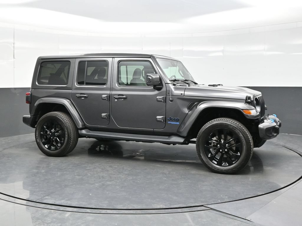 Used 2021 Jeep Wrangler Unlimited Sahara AWD/4WD image 8