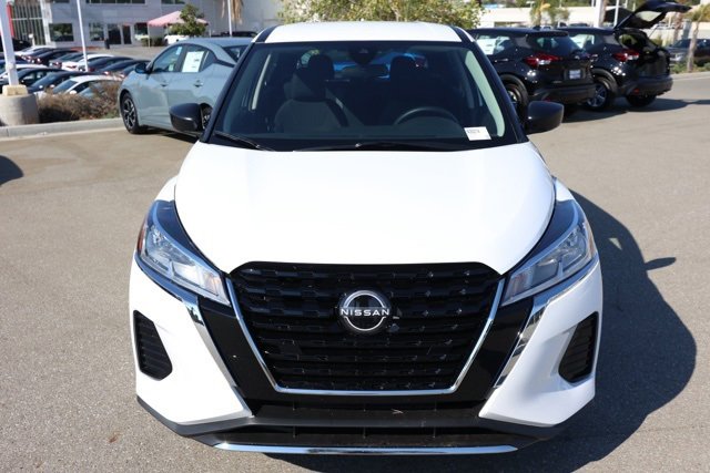 New 2025 Nissan Kicks Play S image 9