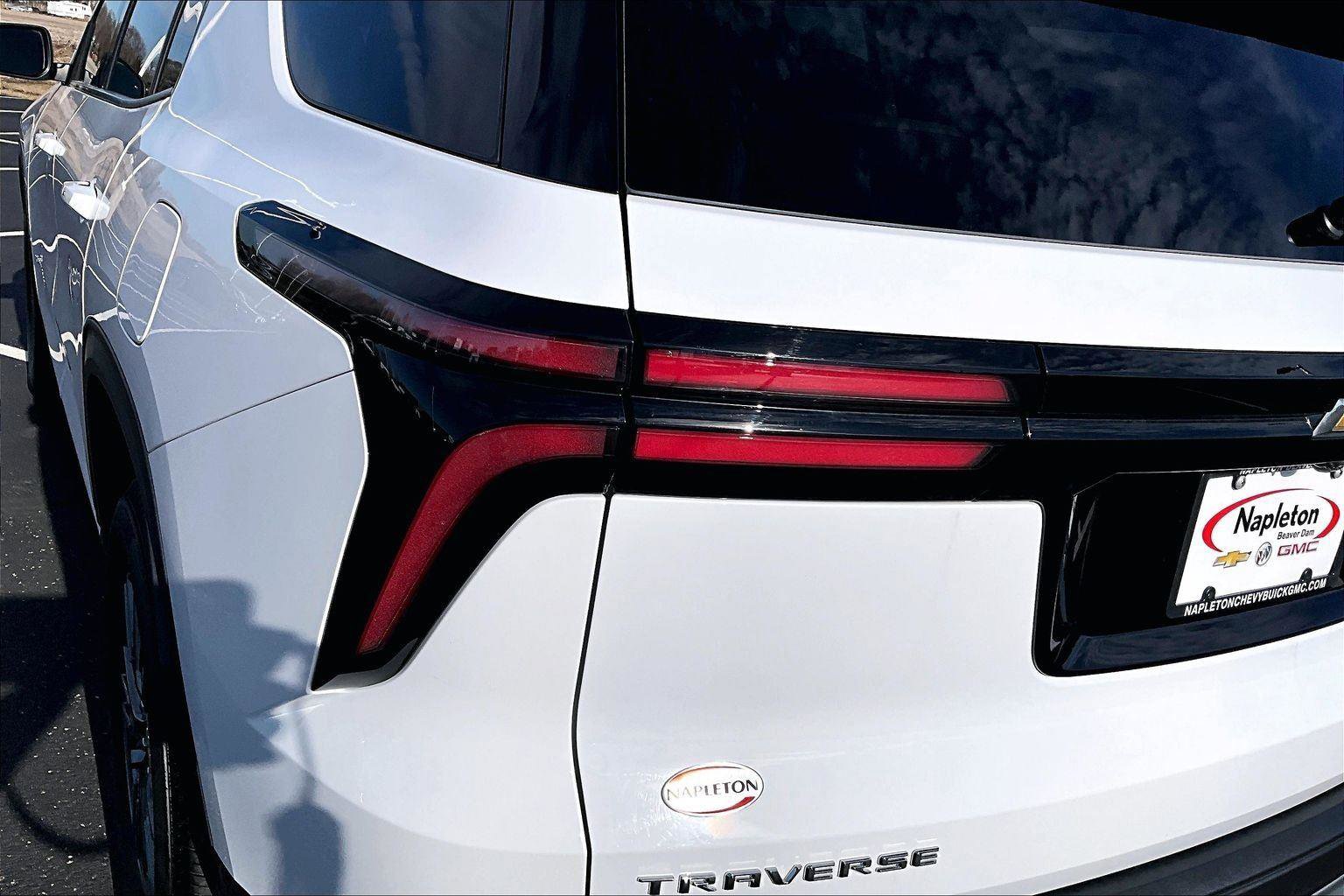 Used 2024 Chevrolet Traverse LT w/ LPO, Floor Liner Package image 32