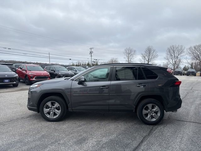Used 2022 Toyota RAV4 XLE AWD/4WD image 4