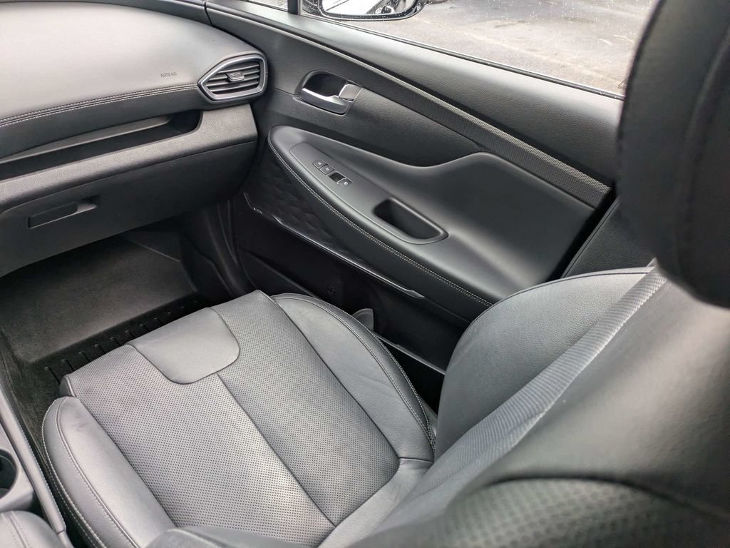 Used 2020 Hyundai Santa Fe Limited AWD/4WD image 16