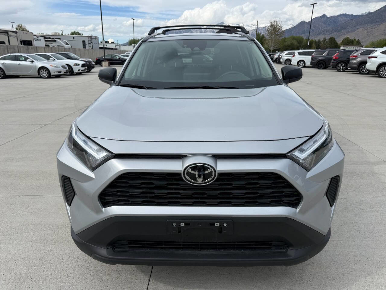 Used 2025 Toyota RAV4 LE AWD/4WD image 8