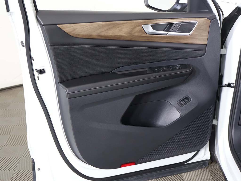 Used 2024 Volkswagen Atlas SE image 25