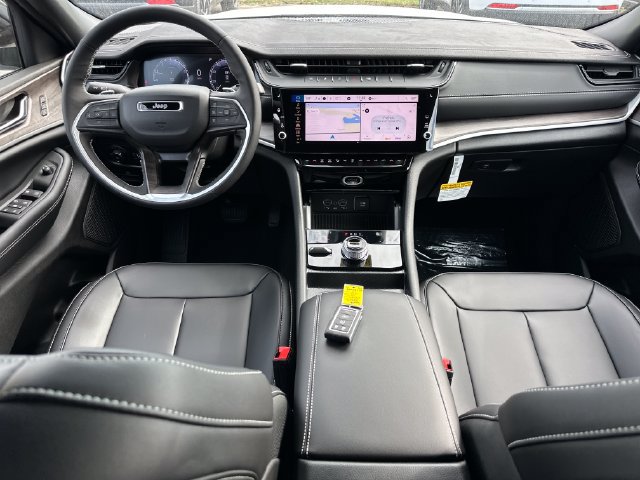 New 2027 Jeep Grand Cherokee Limited AWD/4WD image 18