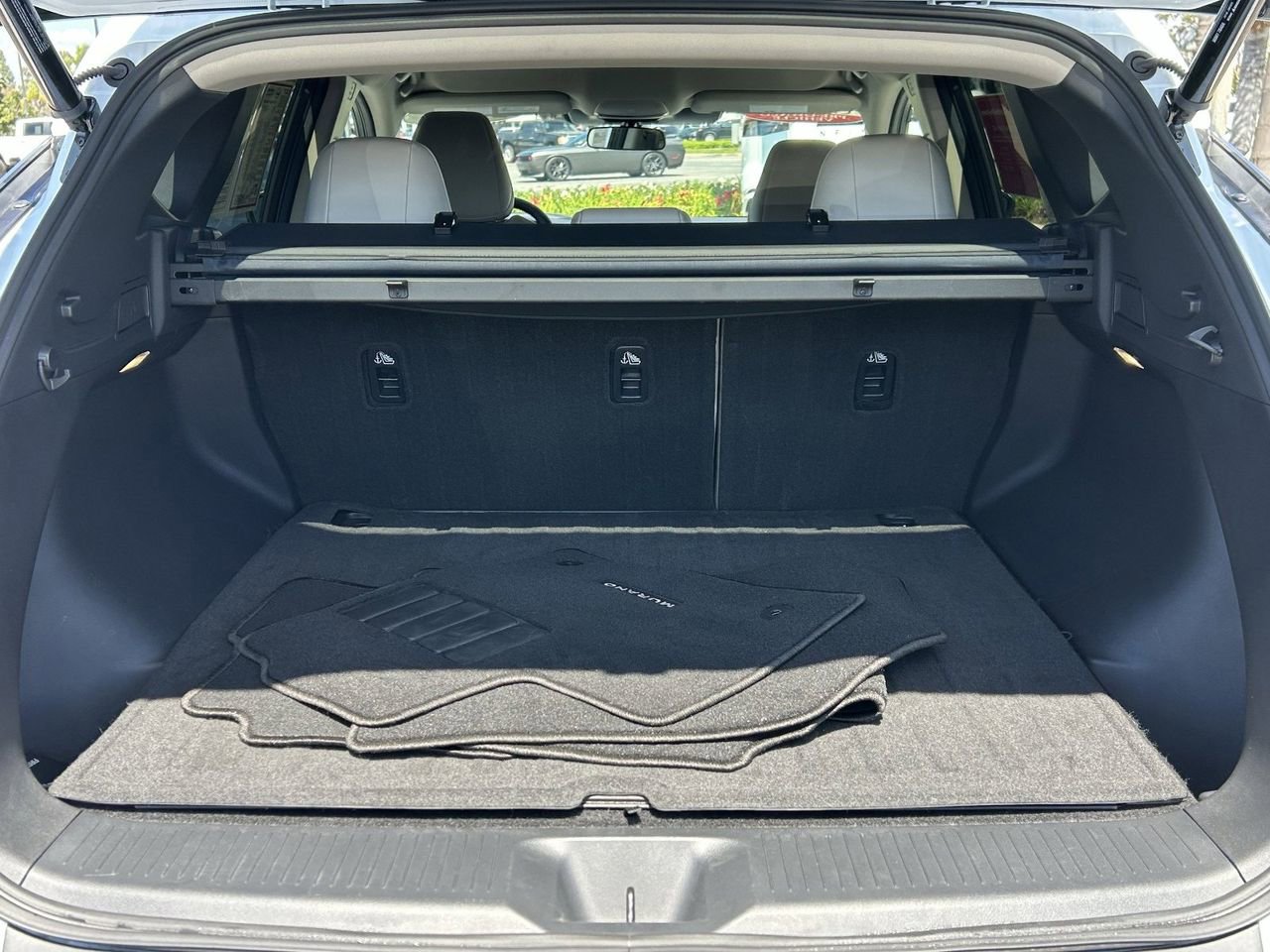 Certified 2025 Nissan Murano SV w/ Cargo Package image 13