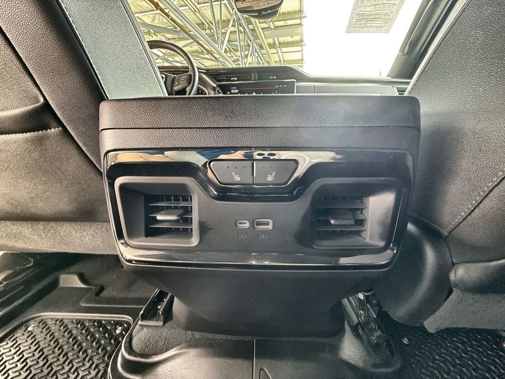 Used 2024 GMC Sierra 1500 AT4 w/ Technology Package AWD/4WD image 12
