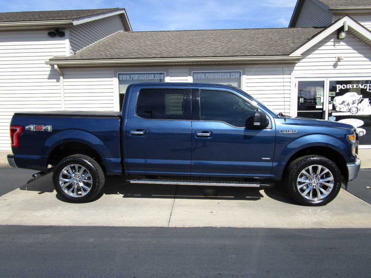 Used 2017 Ford F150 XLT w/ Equipment Group 302A Luxury image 2