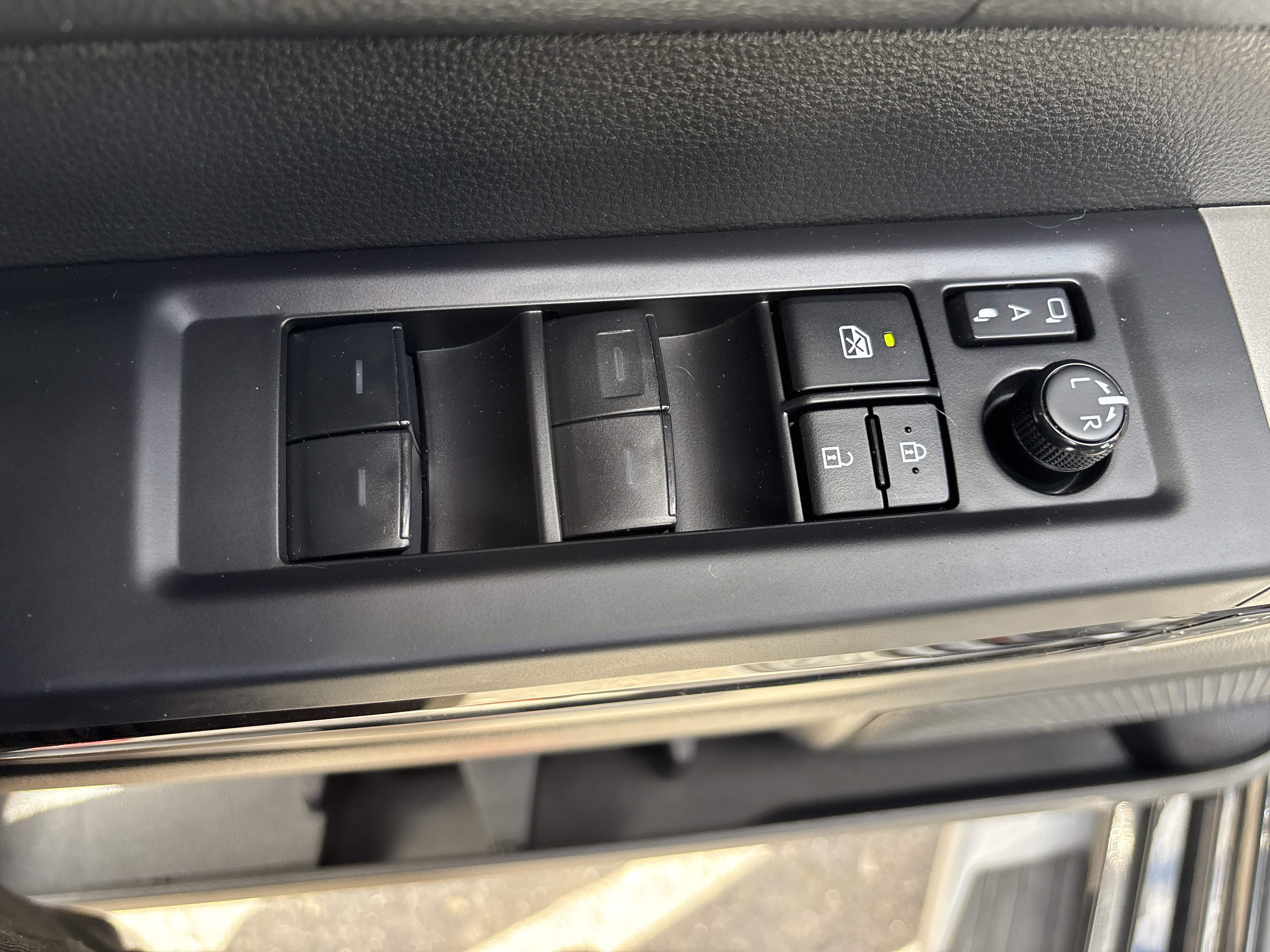 Used 2024 Toyota Tundra Limited AWD/4WD image 16