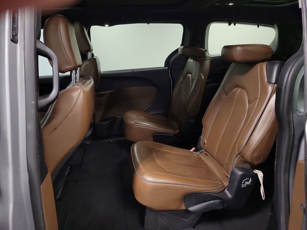 Used 2020 Chrysler Pacifica Limited image 24