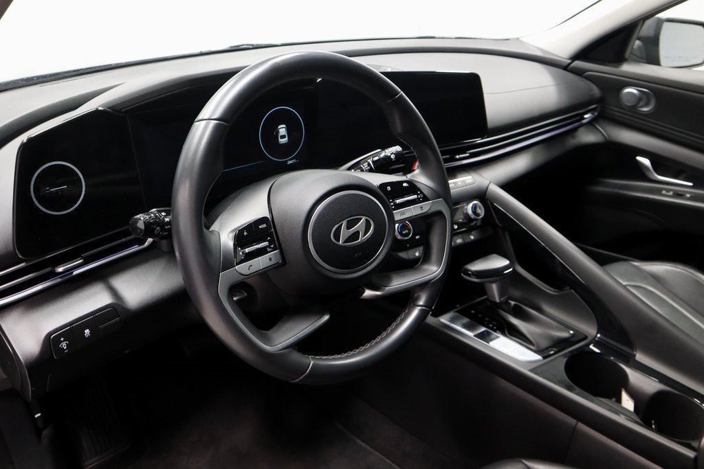 Certified 2024 Hyundai Elantra Limited image 28